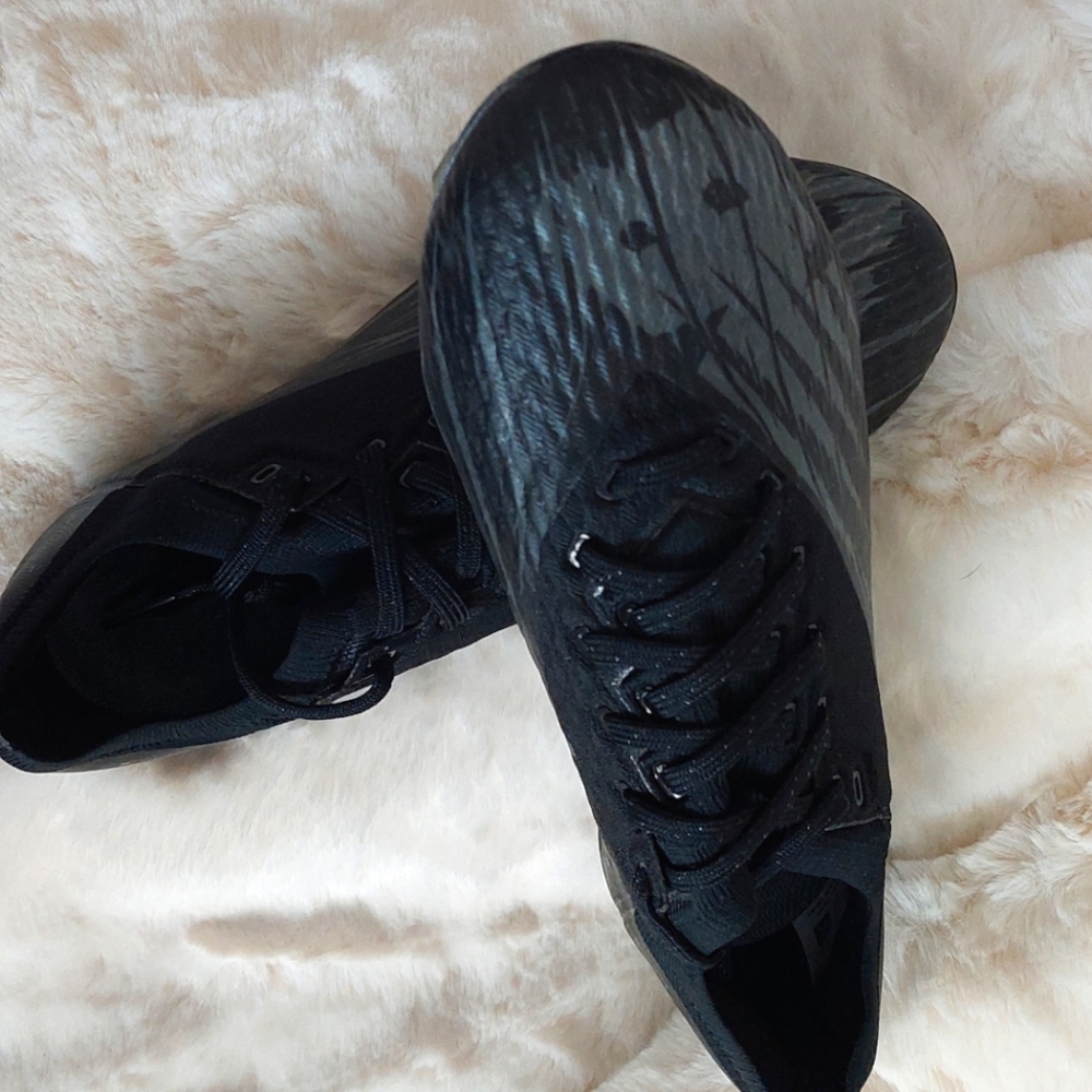 Soccer cleats